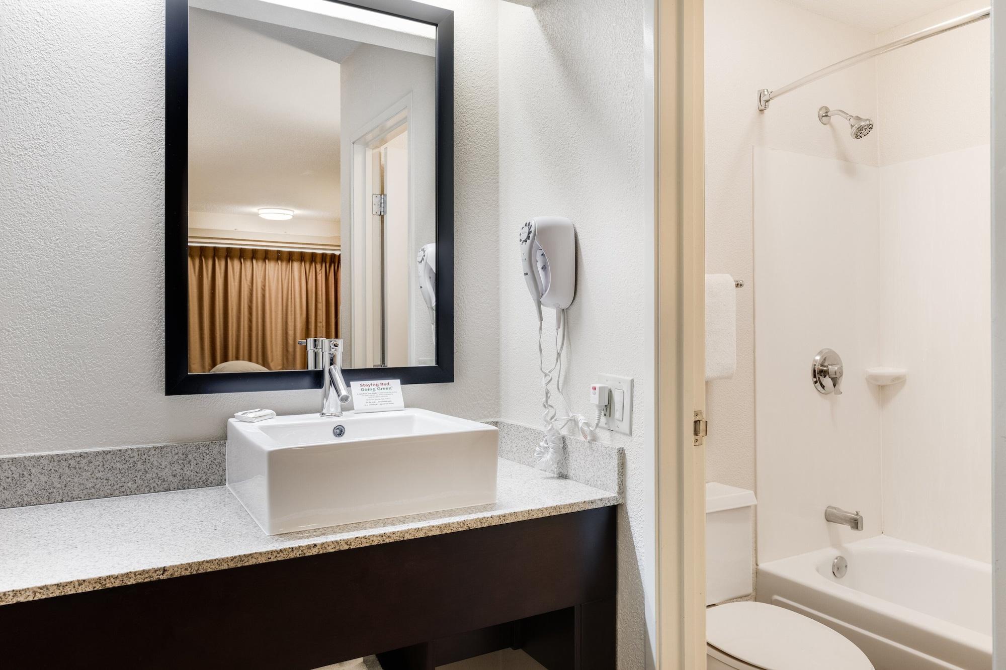 Super 8 By Wyndham Deerfield - Northbrook Hotel Exterior foto