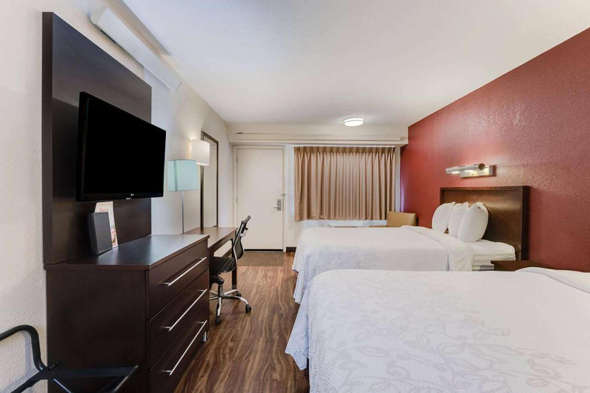 Super 8 By Wyndham Deerfield - Northbrook Hotel Exterior foto