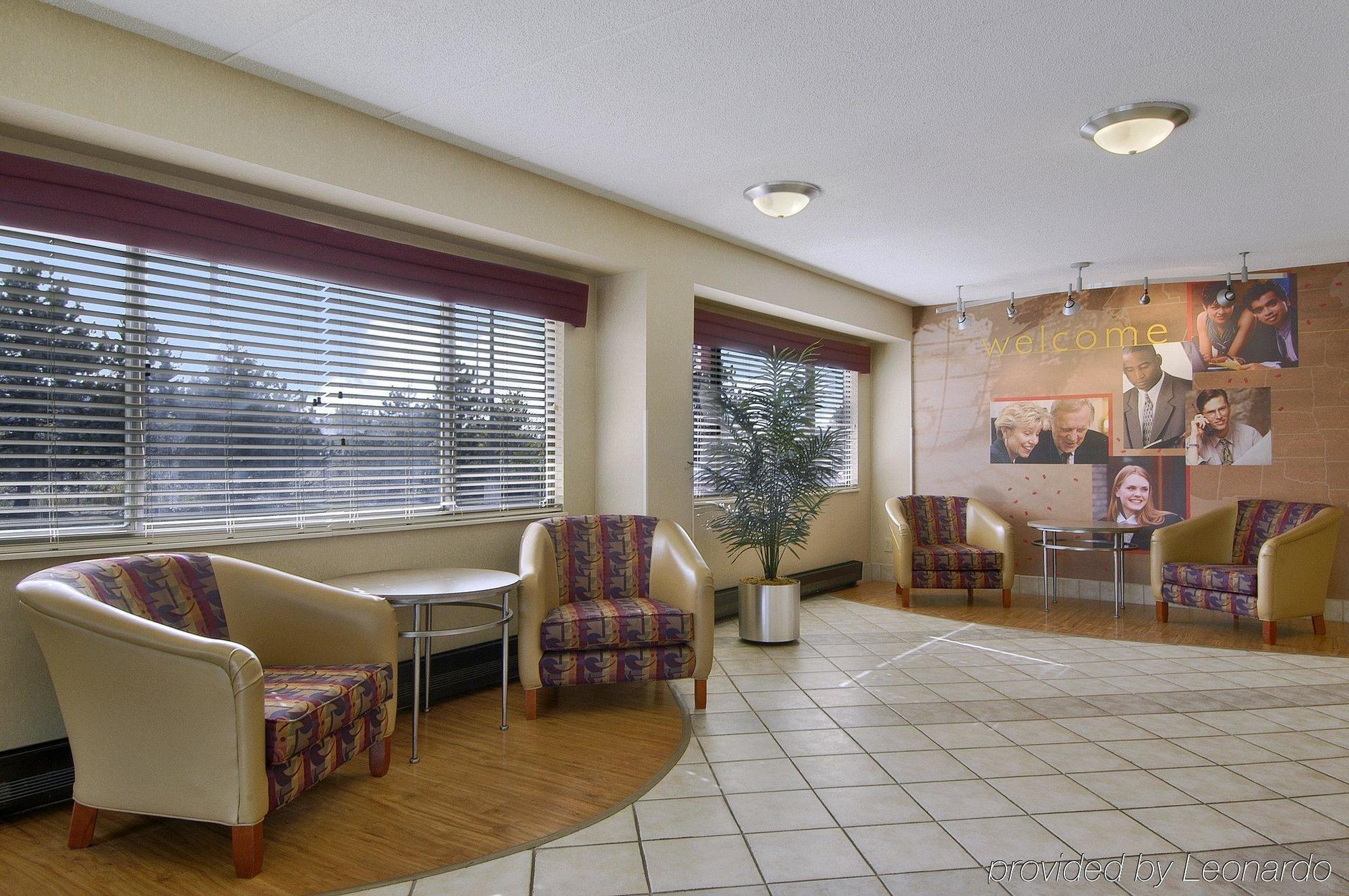 Super 8 By Wyndham Deerfield - Northbrook Hotel Interior foto