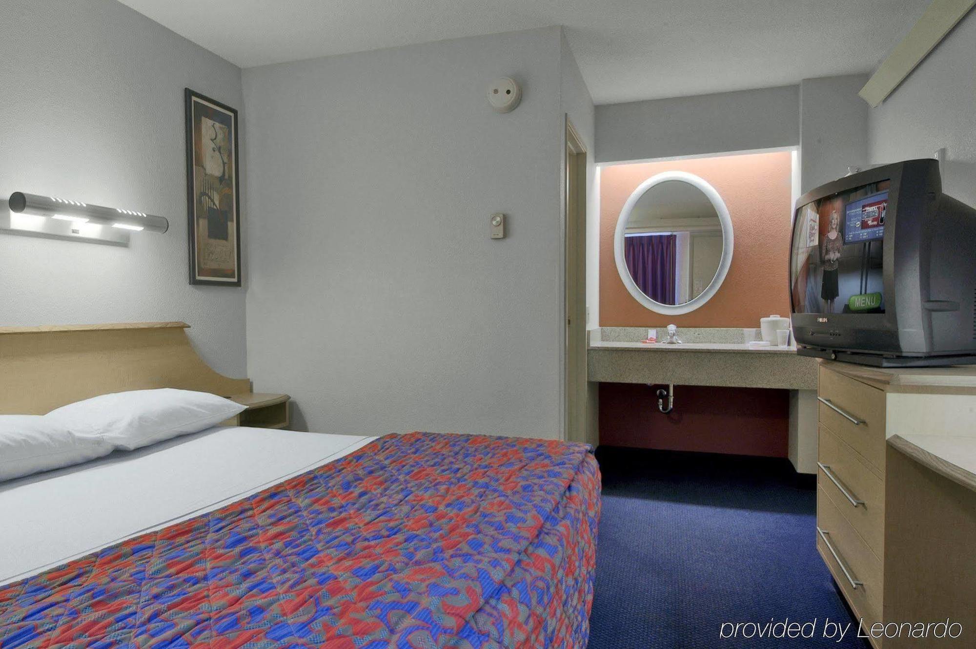 Super 8 By Wyndham Deerfield - Northbrook Hotel Quarto foto